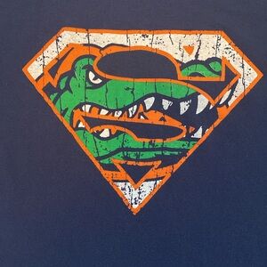 Hanes Navy Blue Short Sleeve Tee with Superman/Florida 🐊 Gators Graphic